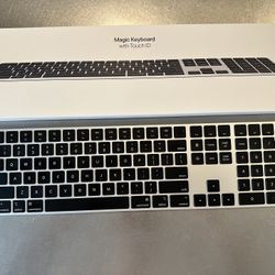 Apple Magic Keyboard with Touch ID and Numeric Keypad for Mac models with Apple silicon (USB–C)