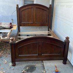 Solid Wood Bed frame Size Full 
