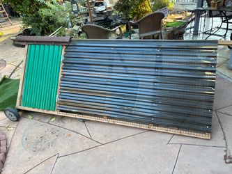 Dog run chicken tractor 4’x 8’ portable cover/restroom