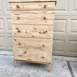 Tall chest Wooden 5 Drawers Dresser Chest  Solid Wood. Pick up Katy 