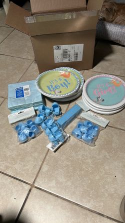 14 pc baby shower items