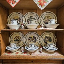 Disney Mickey "Twas The Night Before Christmas' Dish Set