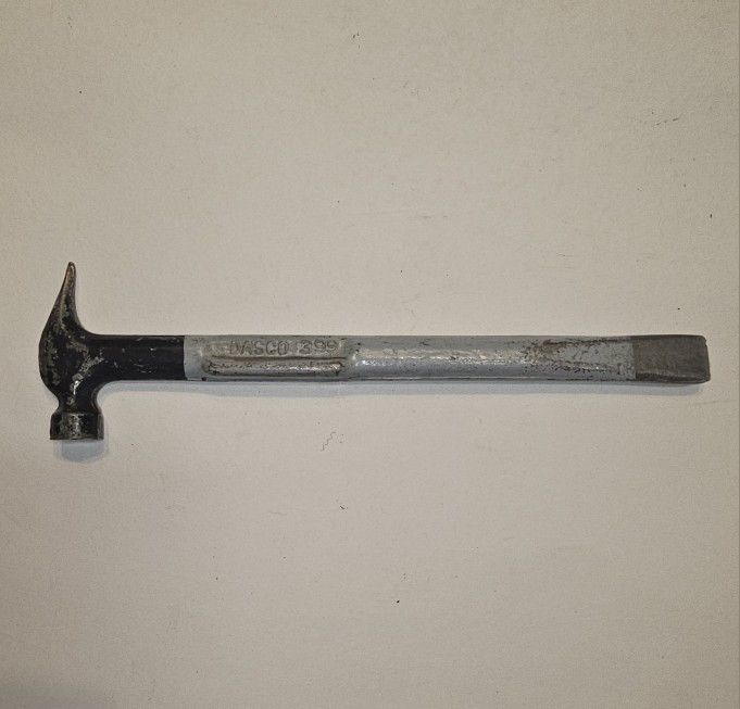 Vintage Dasco Crate Hammer & Chisel Tool #399