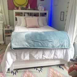 Queen Sized Bed Set