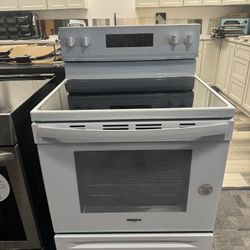 Brand New Electric Whirlpool Stove, Full Warranty