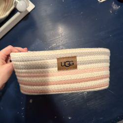 pink/white/gray ugg knitted basket