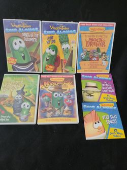 5 Very Good Condition Veggie Tales 💿 CDs And 2 Sing Alongs