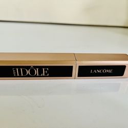 Lash IDOLE Mascara New, Full Size, Rose Gold And Black On The Outside. 