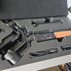 DSLR Gimbal Stabilizer