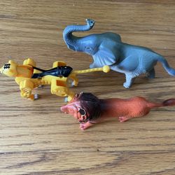 “Lightweight hollow plastic animal figures (Elephant & Lion) + Transforming Cheetah toy.我