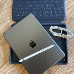 Apple iPad 7th Generation 128GB With Logitech Keyboard and Pencil 