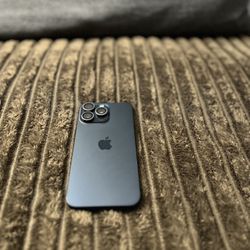 Apple iPhone 15 Pro Max Titanium Blue 256 GB UNLOCKED