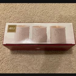 Mikasa Holiday Elegance Fine Porcelain Santa Claus White Candleholder FK001/336