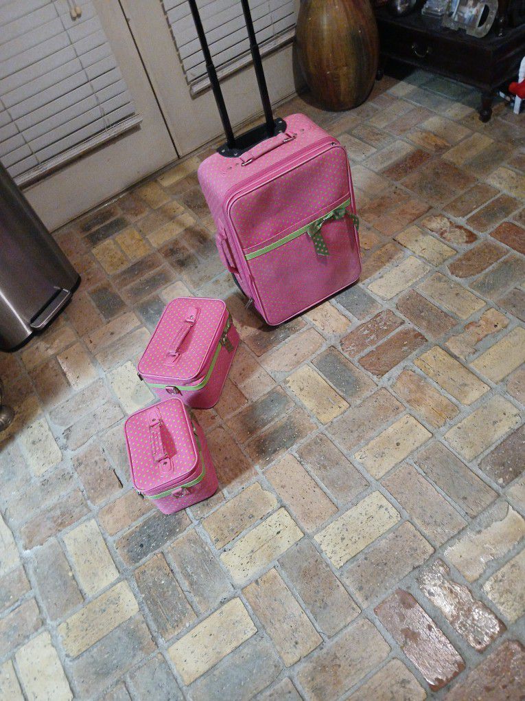 Cute 3pc Pink Luggage Set! 
