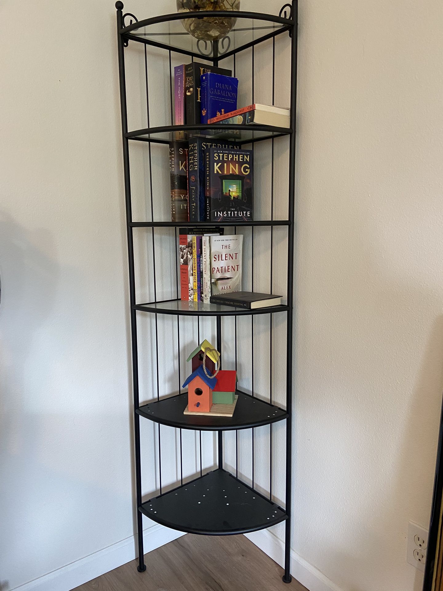 Decorative shelf
