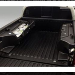 Compartimientos Para Tacomas Una Hielera Y Otra Caja De Herramientas Con Llaves 🔑