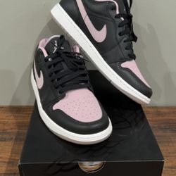 Air Jordan 1 Low SE 'Black Iced Lilac' (Mens 9)