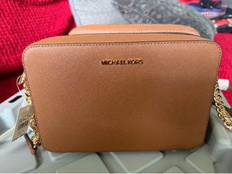 Michael kors crossbody bag brand new
