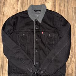 New Men’s Size Medium Levi’s Sherpa Jacket