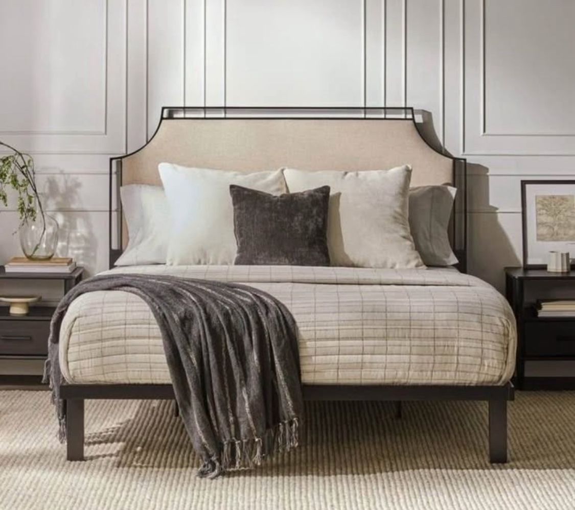 New Queen Size Platform Upholstered Bed