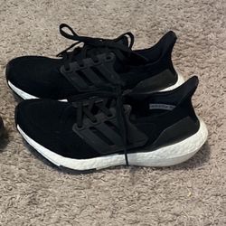 Kids Adidas Ultra Boost Size 4.5