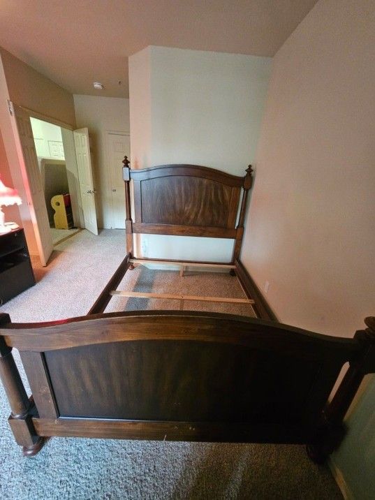 Queen Size Bed Frame 