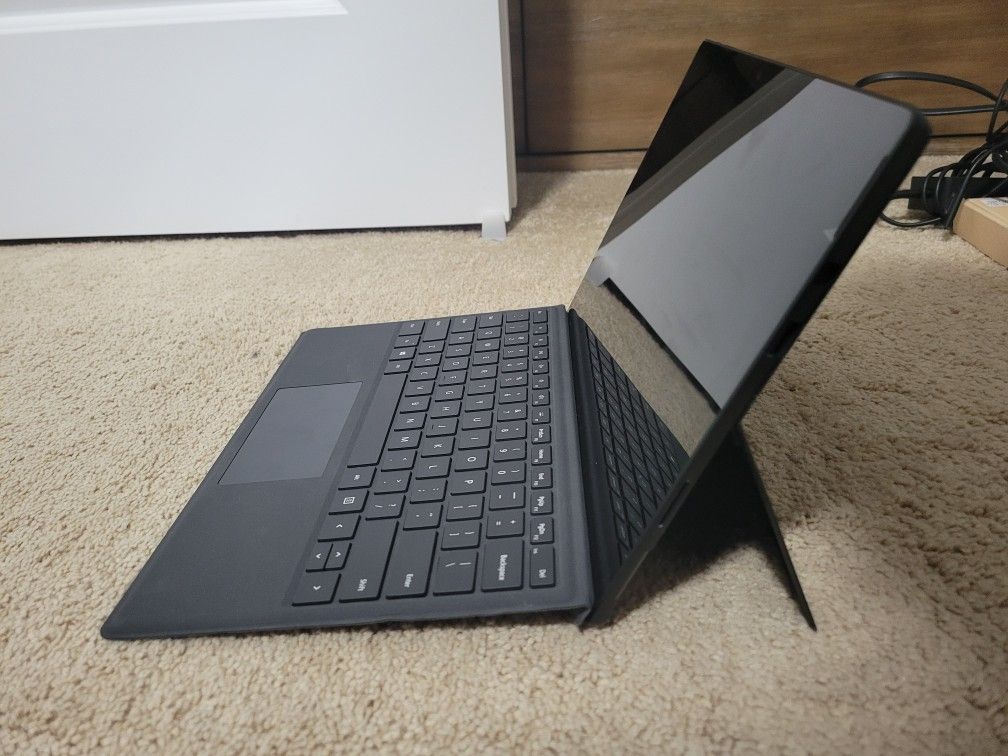 Surface Pro 7 2-in-1 Laptop Windows 11