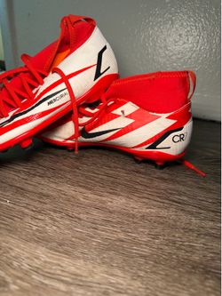 Soccer cleats