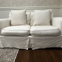 Loveseat 