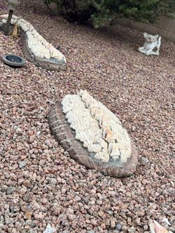 Decorative Stone with Seashell Mosaic crocodile