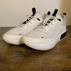  NIKE AIR MAX DIA SUMMIT WHITE BLACK RUNNING SHOES AQ4312-100 WOMEN'S Size 7
