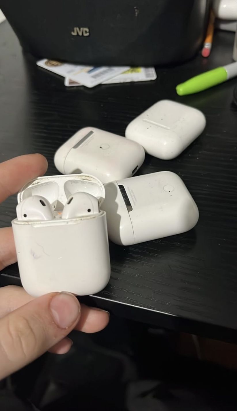 White Airpods Good Condition Both Pods Are Good