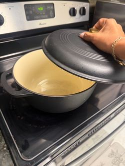 Mercer Culinary Enameled Cast Iron Round Dutch Oven