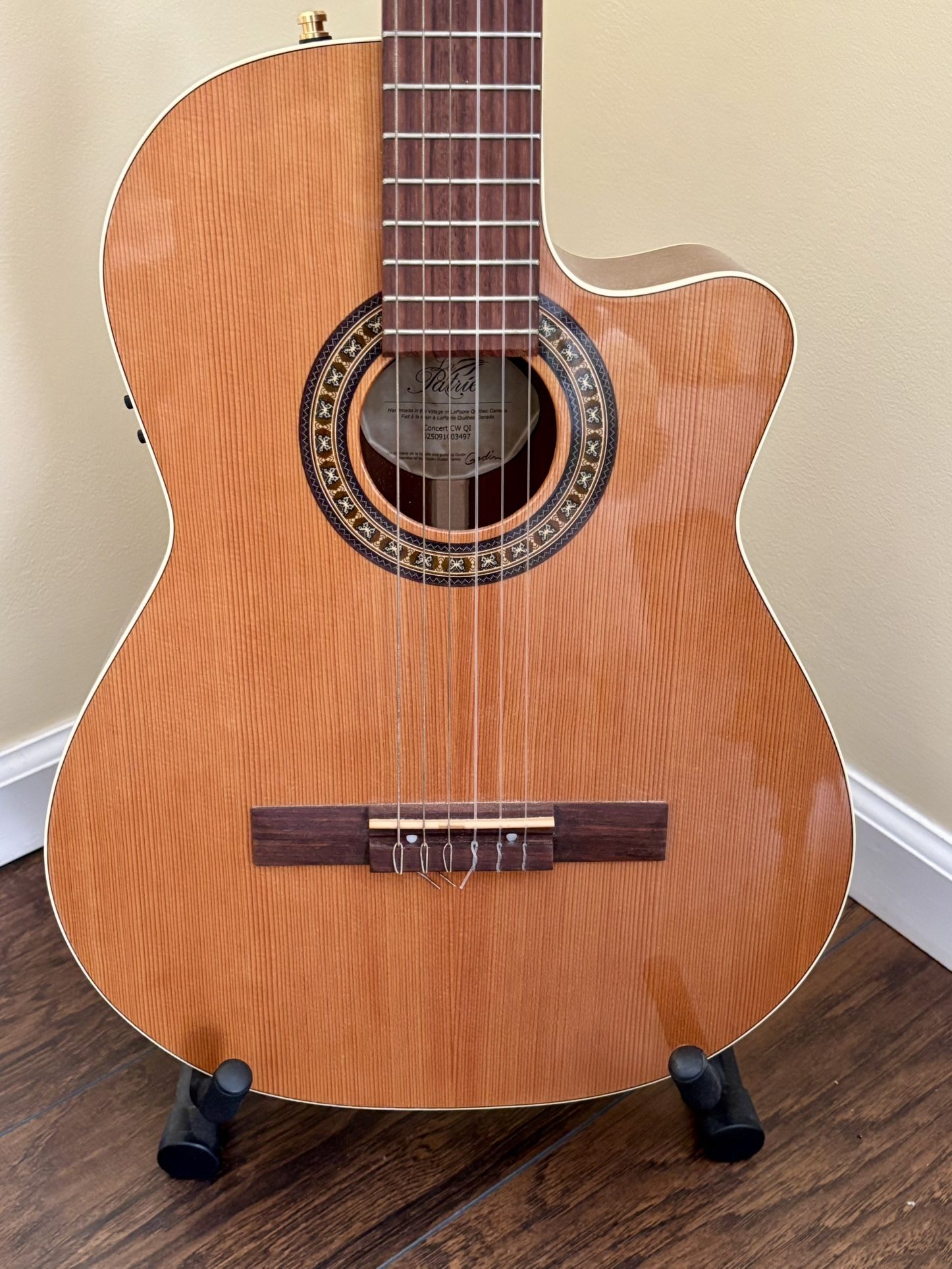 La Patrie Concert CW QI Classical Acoustic/Electric Guitar