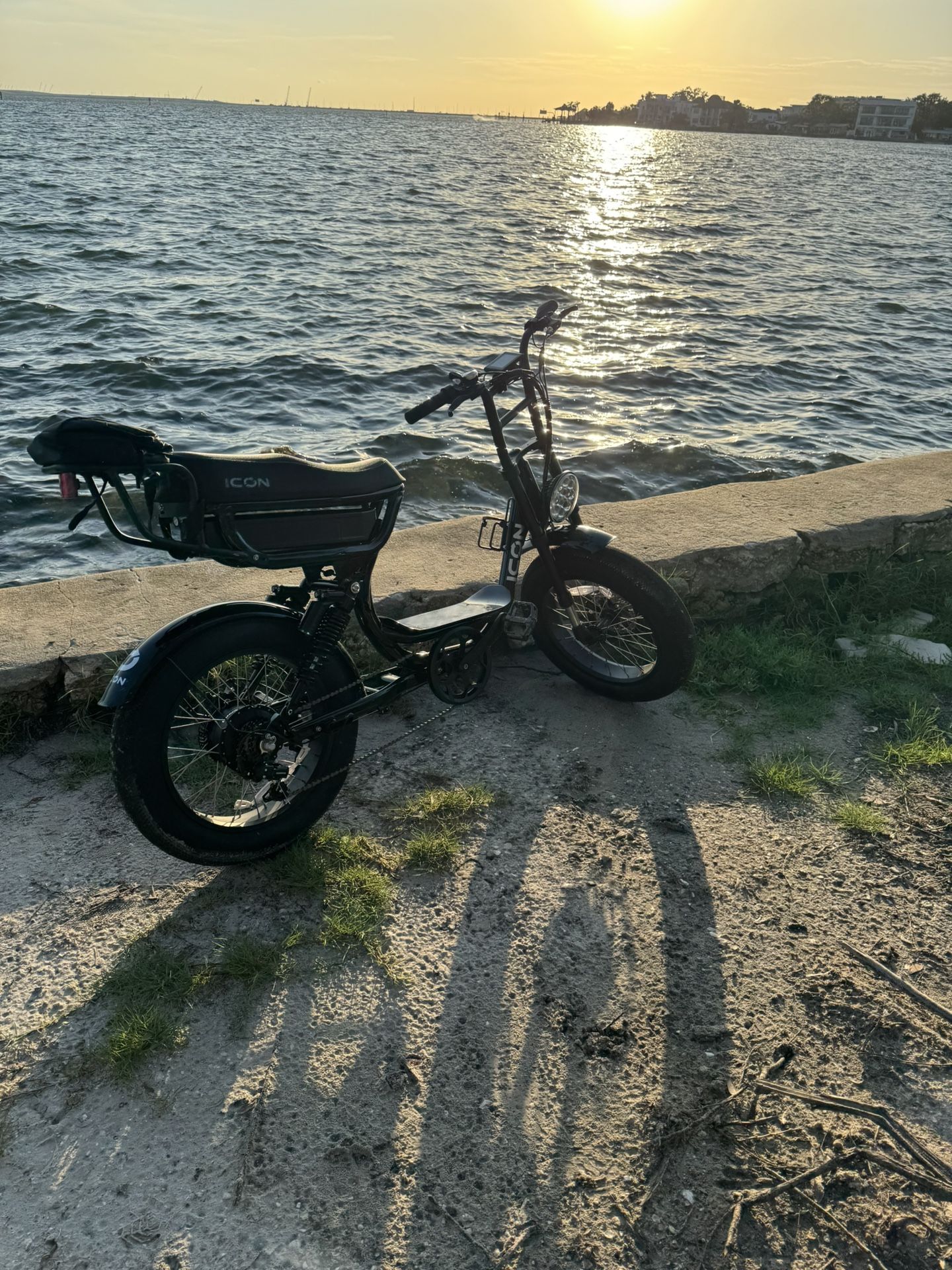 2025 Icon EB01