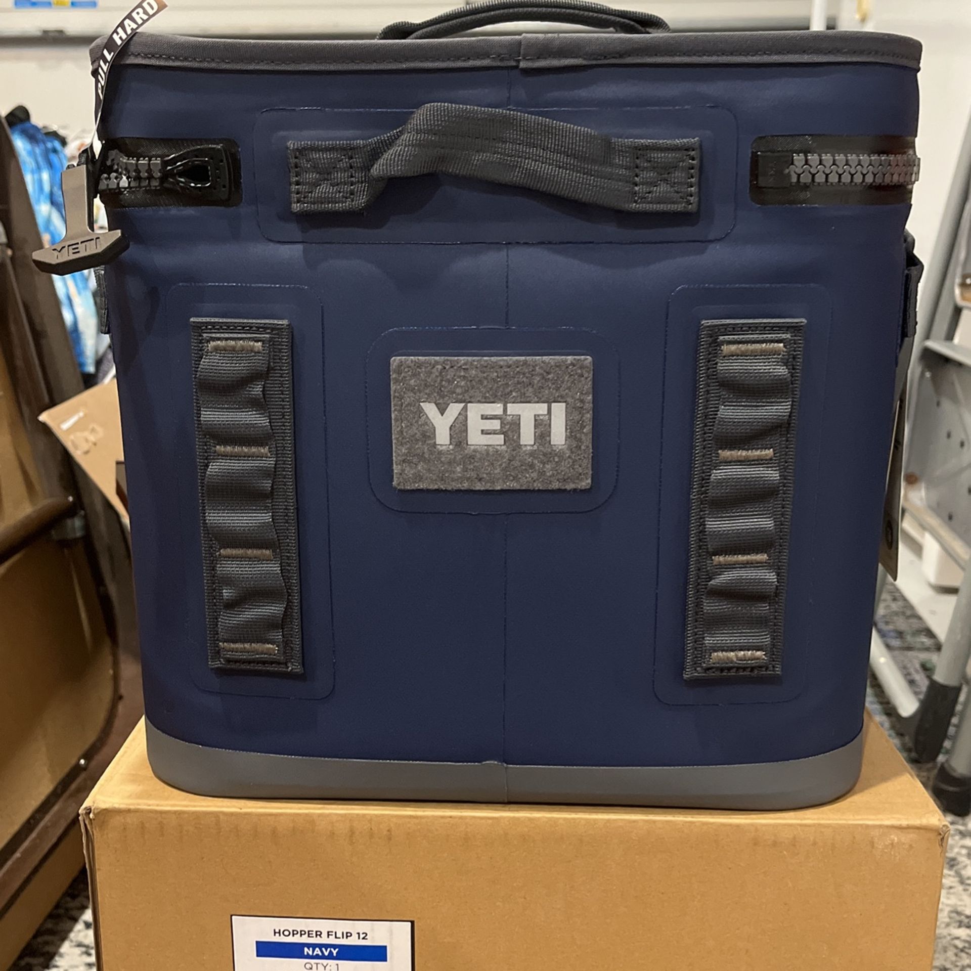 YETI HOPPER FLIP 12 NAVY