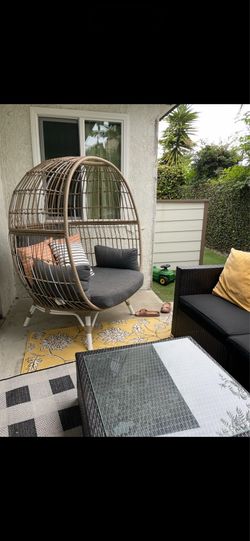 Oval egg wicker chair
