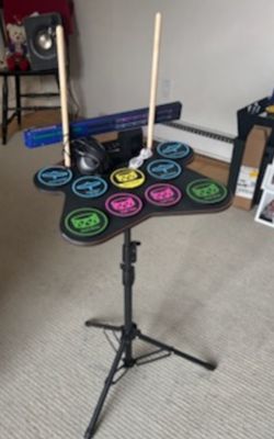 🎅🎅🎅  Drum Set. .....Kids Or Senior.... With Light Up Drumsticks