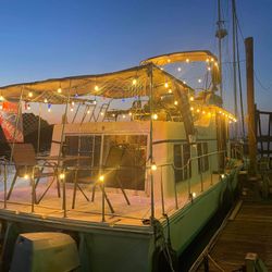 🛥️ 1982 Holiday Mansion 38’ “HangTime” – Floating Delta Getaway at Cliff’s New Marina