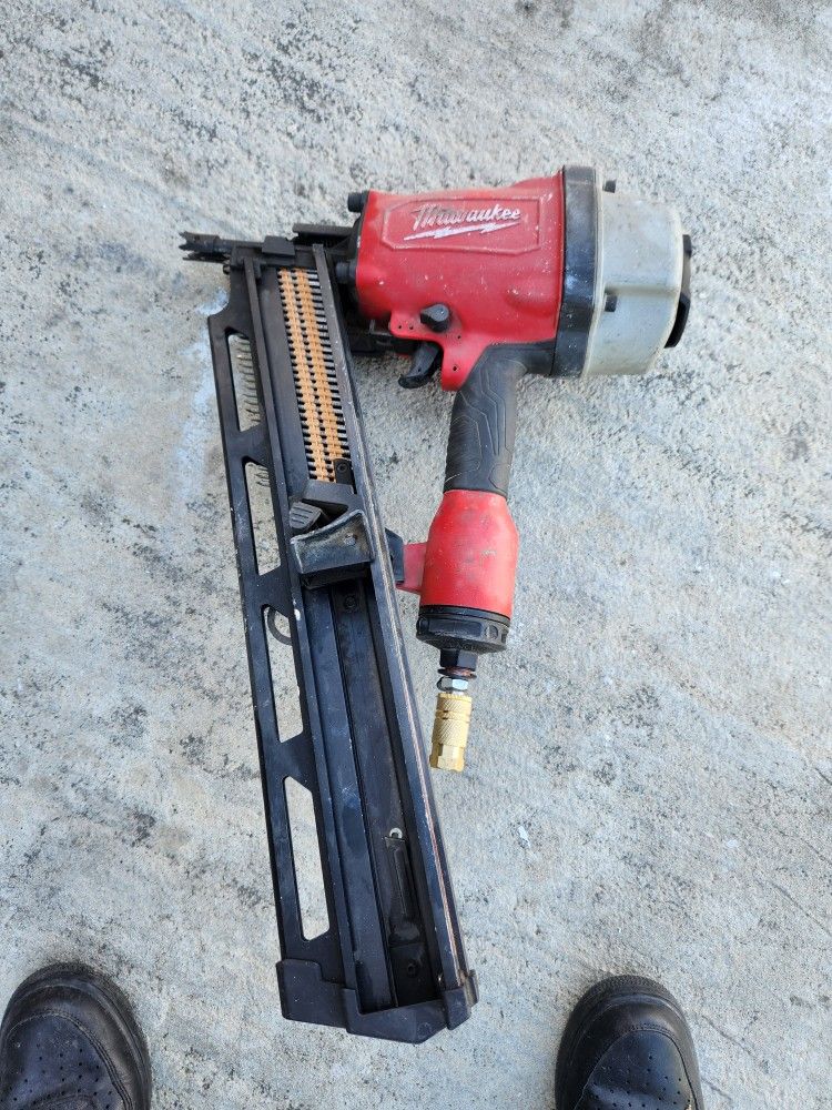 Milwaukee Nail Gun 100$