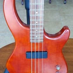 Dean Edge 4 String Electric Bass Guitar Natural Cherry TESTED! MINT.!  w/Gig Bag