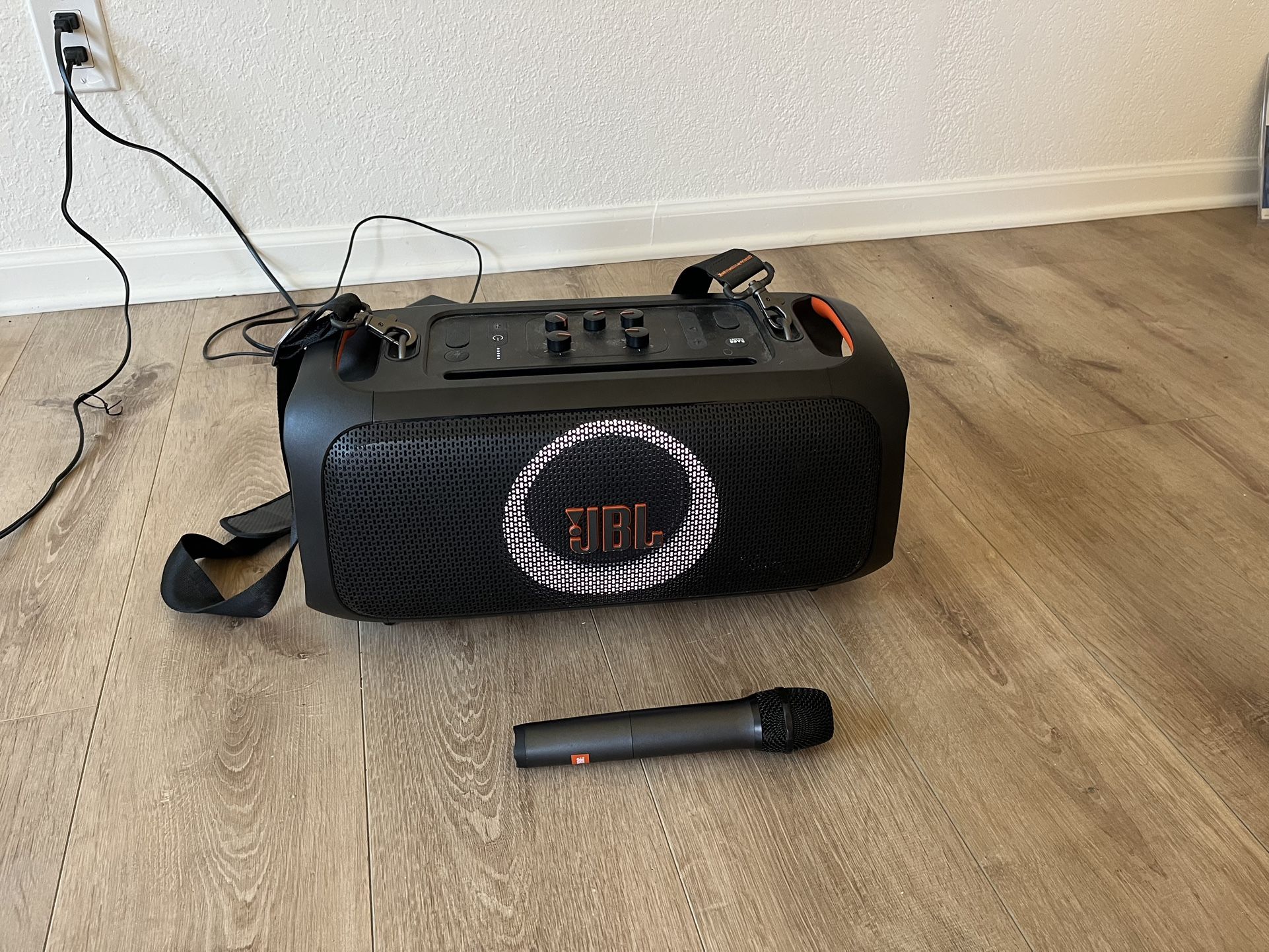 JBL Party Box With Microphone (excellent Condition)