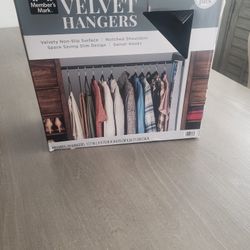 Velvet Hangers 50 Pack