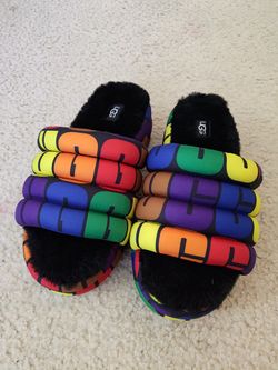 UGG Women Fur Sandals Size 37