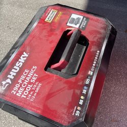Brand New Husky 290 Piece Mechanics Tool Set
