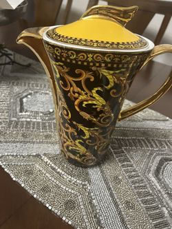 Tea pot