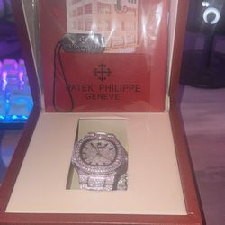 MOASSANITE WATCH (PASSES DIAMOND TESTER)