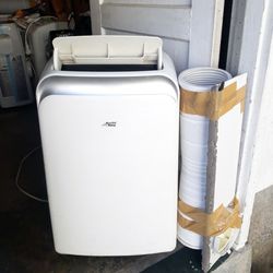 12k Btu Portable Air Conditioner, Ice Cold. 