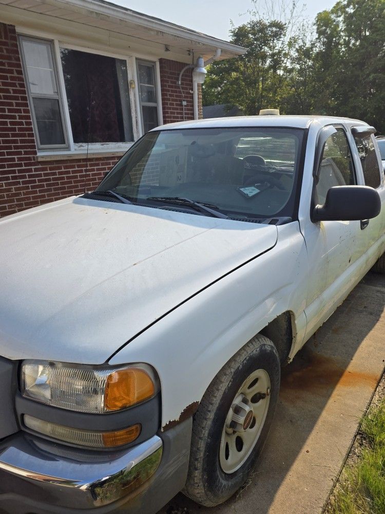 2006 GMC SIERRA only 161k Miles