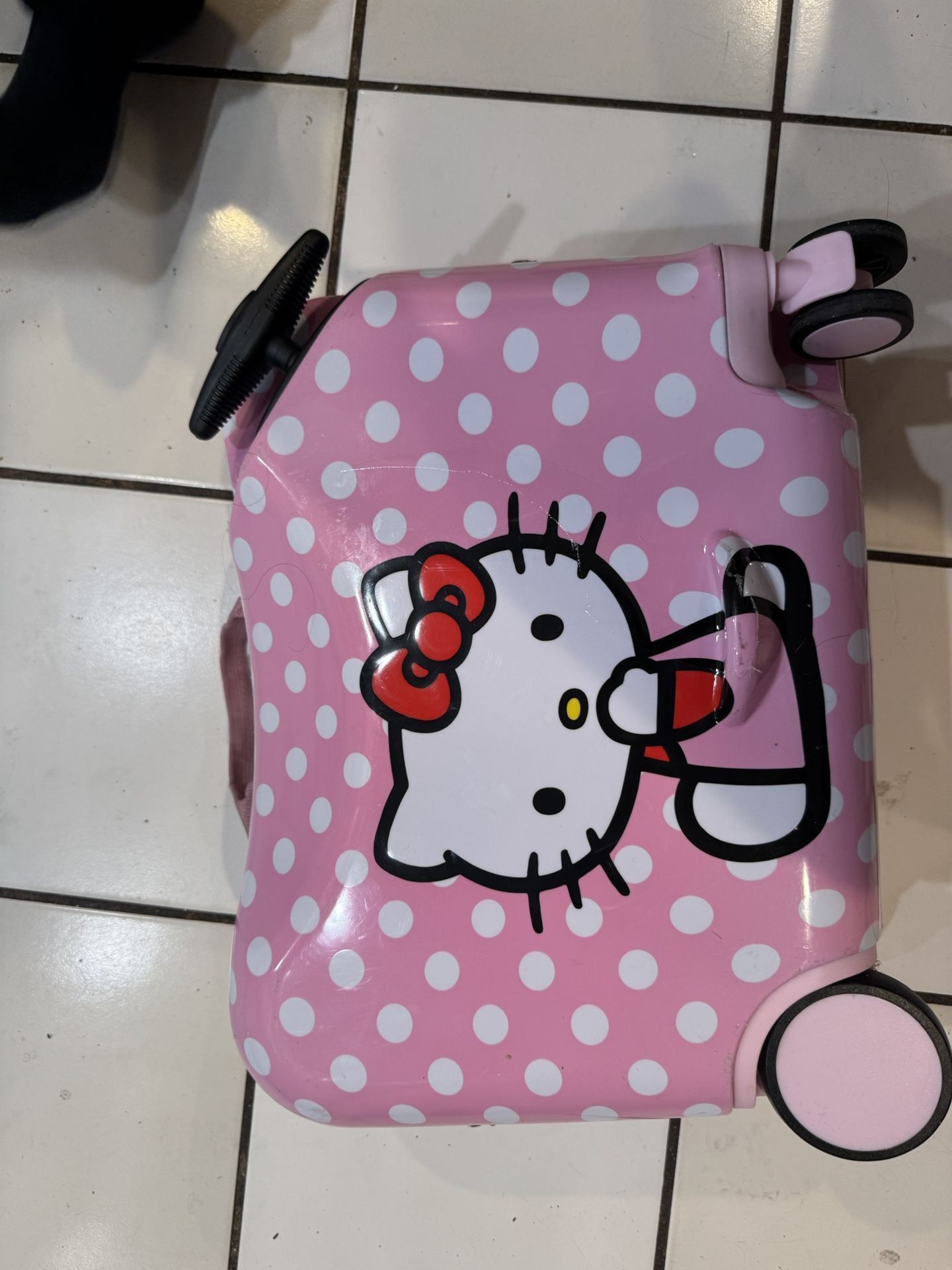 Hello Kitty Ride on luggage